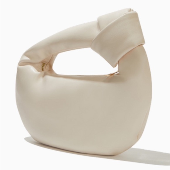 Sold MELIE BIANCO BRAND NEW CREAM KNOT BAG - Picture 3 of 7